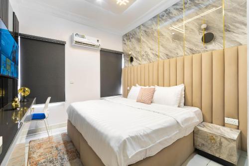 1 bedroom Luxury Shortlet Apartment in Osapa London, Lekki in Lekki Penninsula II