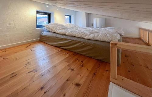 5 Bedroom Awesome Home In Ebeltoft in Vibaek Strand