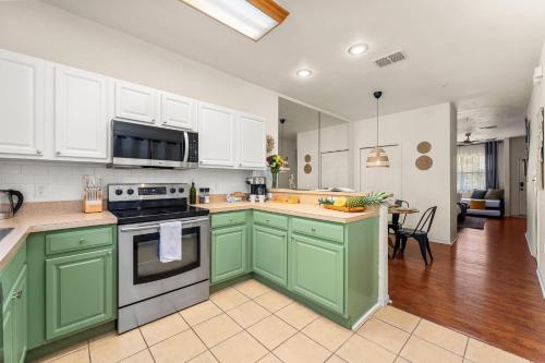Bali Bliss Updated & Well-Appointed Condo in Gainesville, USA