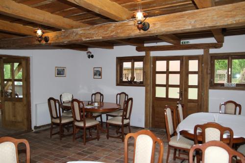 Restorāns, Pension Sava Turizam in Loņja