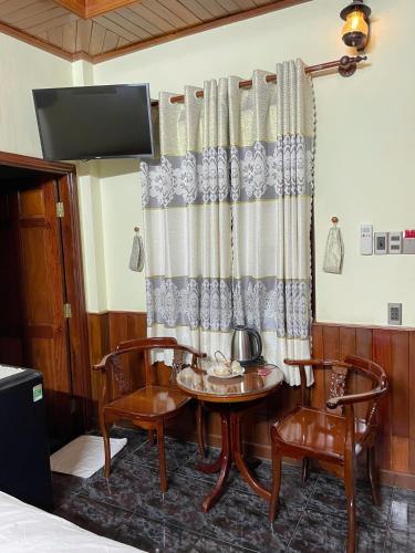 Standard Double Room image 3
