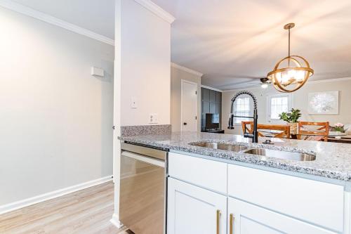 Double en suite townhome close to Wakemed