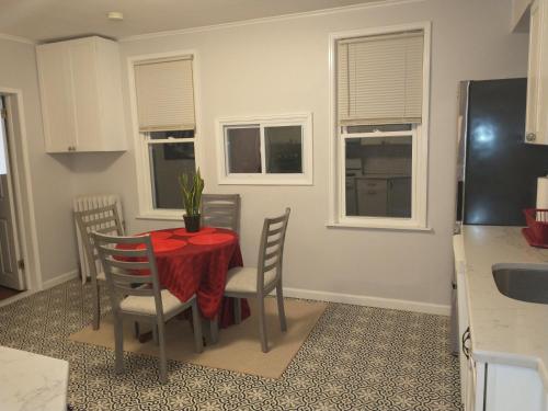 บริการและสิ่งอำนวยความสะดวก, Comfortable 3 Bedroom Apartment 30 Minutes to New York in ริดจ์ฟิลด์ พาร์ค (NJ)