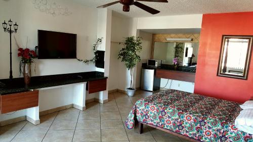 Lago Motor Inn – Lake Worth, FL