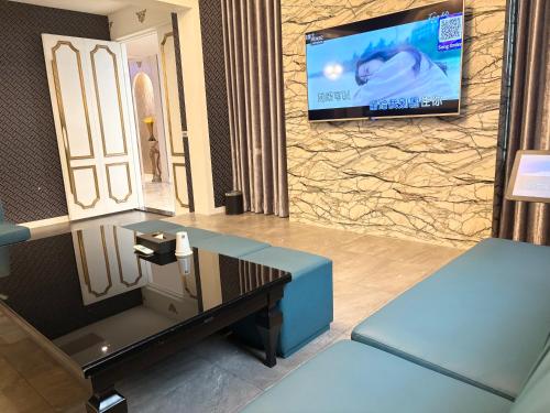 Deluxe Double Room with Pool View and Karaoke Facilities (Check-in after 18:00) image 5
