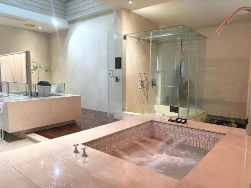 Superior Deluxe Double Room with Karaoke Facilities (Check-in after 18:00) image 7