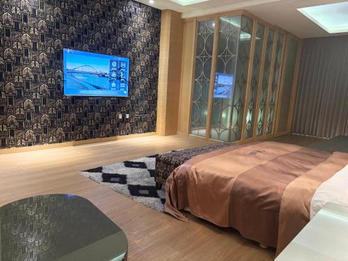 Superior Double Room with Pool View (Check-in after 18:00) image 2