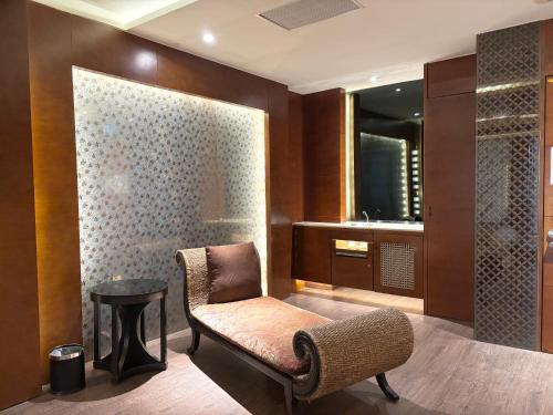Superior Double Room with Pool View (Check-in after 18:00) image 3
