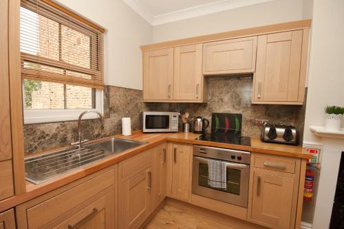 Goodramgate Apartments - image 2