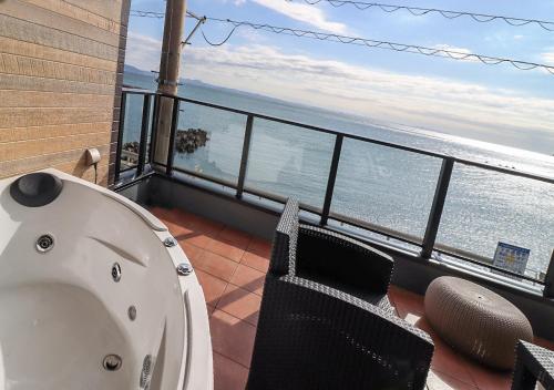 온수 욕조, Le Grand Bleu Resort Nagasawa l テラスでゆったりオーシャンビュー ペット小型犬OK 無料駐車場付 (Le Grand Bleu Resort Nagasawa l テラスでゆったりオーシャンビュー ペット小型犬OK 無料駐車場付) in 쓰쿠이