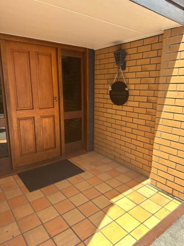 ทางเข้า, Surf and Stay in เตรัว