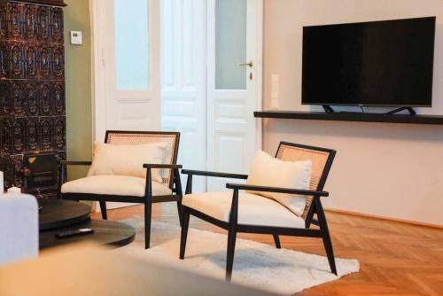 8 Minutes to Inner City I 5 Min walk to Metro I Wifi