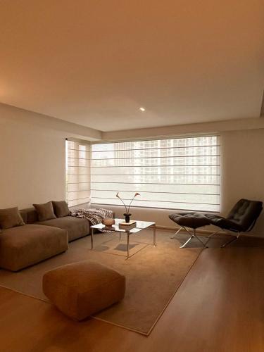 Sunny Abode 中远A 2Bedroom river view near Suzhou River, Shanghai (photo 9)