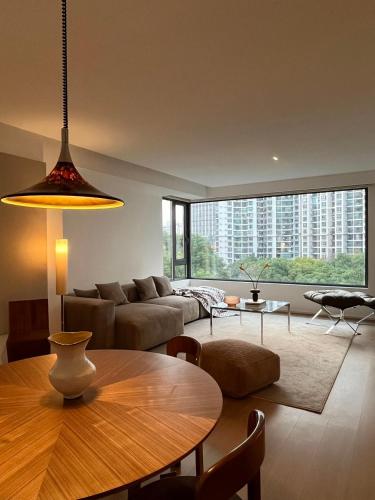 Sunny Abode 中远A 2Bedroom river view near Suzhou River, Shanghai (photo 3)