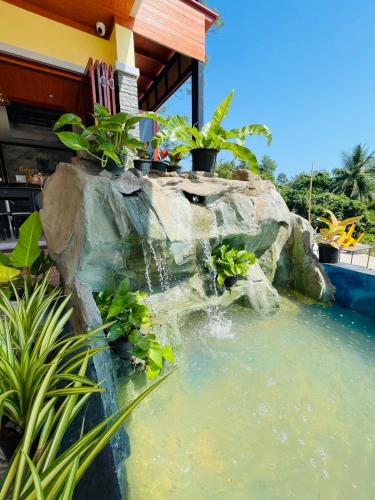Phueng Luang Hotel & Beach