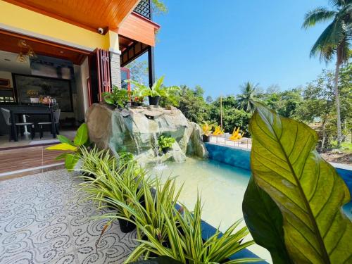 Phueng Luang Hotel & Beach