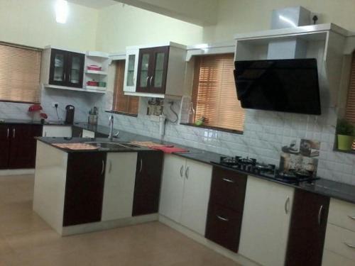 Oak springs Riverside home 3 bed Room in Aranmula