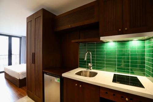 Maison Nha 16 Nguyen Khuyen – Hanoi, NY