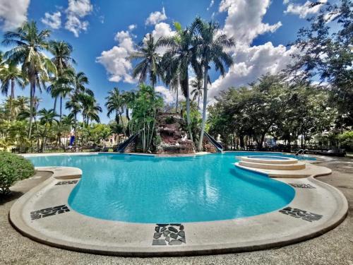 San Remigio Beach Club Hotel in San Remigio