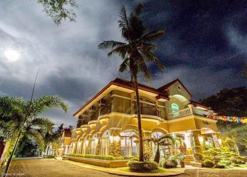 San Remigio Beach Club Hotel in San Remigio