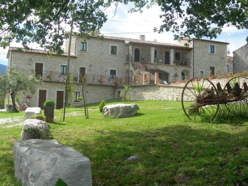  Agriturismo Borgo San Martino in 65020 Abbateggio