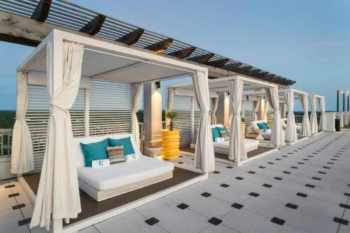 639842848 Hotel Effie Sandestin Resort, Autograph Collection