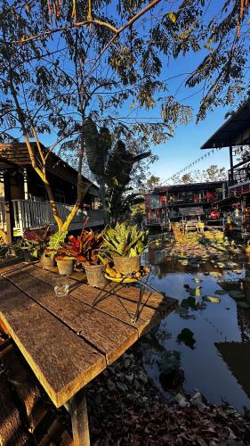 PICHA Cafe&Homestay in Wihan Daeng