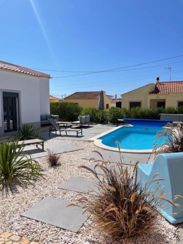 Úszómedence, Modern house with private Pool in Sagres