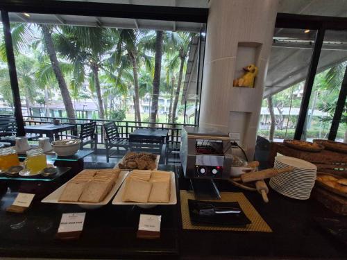 Food and beverages, Ramada by Wyndham Aonang Krabi in Krabi