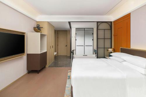 King Room image 3