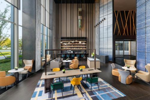 Bar/lounge, Renaissance Qingdao Hotel in Qingdao