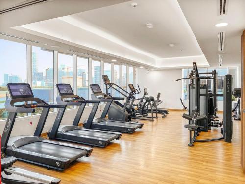 Spacious 1BR Dubai Stay Close to Marina, Emirates Mall & Miracle Garden, Dubai (Foto 7)
