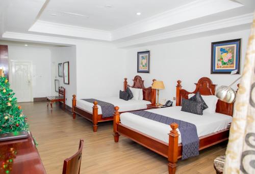 Weston Hotel Room Type - King Room with Two King Beds