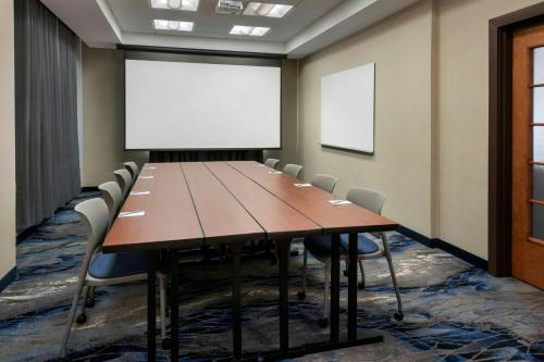 Fairfield by Marriott Inn & Suites Woodbridge - 회의실/연회장