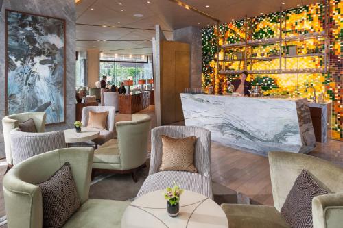 ห้องอาหาร, แมนดาริน โอเรียนเต็ล ผู่ตง เซี่ยงไฮ้ (Mandarin Oriental Pudong, Shanghai) in ลูเจียจุย แอนด์ เอ็กซ์โปเซ็นเตอร์ผูตง