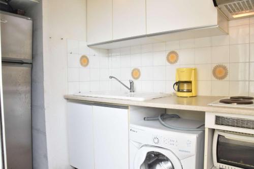 One-Bedroom Apartment image 10
