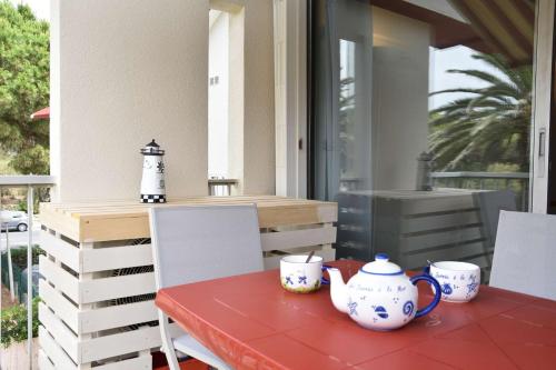 One-Bedroom Apartment image 4