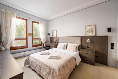 Royal Wilanów Spacious Apartment by BookingHost, Warszawa