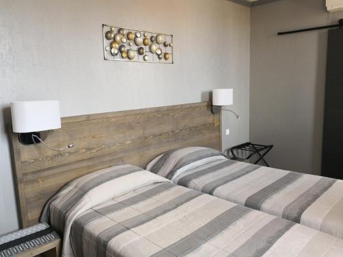 Confort double room with bathroom and city view