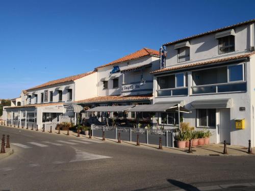 Le Dauphin Bleu - image 7