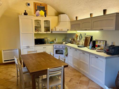 Cottage by the pool with stunning lake view, Bellano (photo 3)