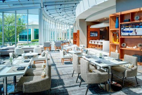 메리어트 인디애나폴리스 노스 - 레스토랑