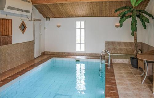 Kolam renang, Gorgeous Home In Kopingsvik With Sauna in Kopingsvik
