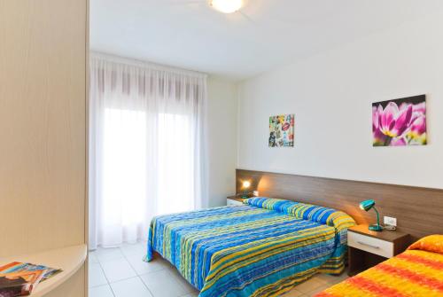 One-Bedroom Apartment image 2