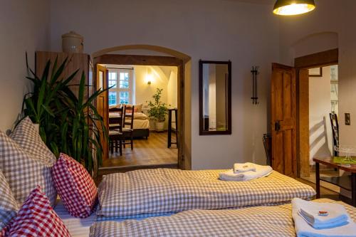 2 bedrooms, 2 beds
