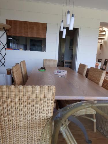 Beachfront House Villa 35min from Athens in Dhilesi