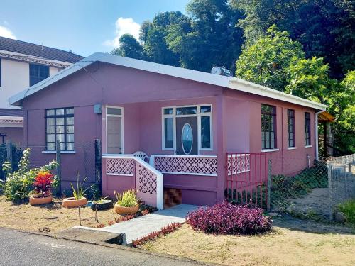 Dado's Place - 2 bedroom house with AC and verandah in Calibishie