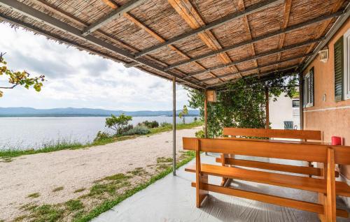A szálláshely kívülről, Gorgeous Home In Nerezisca With Wifi in Murvica