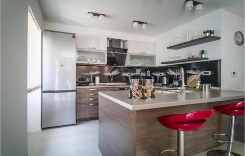 virtuve, Villa Holiday Home Tos in Risika