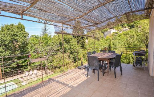 Balkons/terase, Stunning Home In Bordezac With Wifi in Besseges